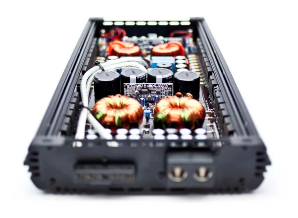 SoundQubed Q1-2200.2 Monoblock Amplifier – image 4